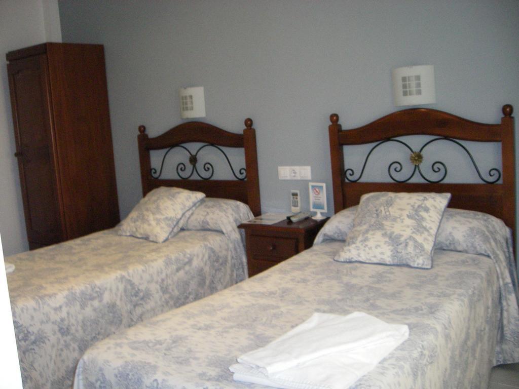 Hostal Azahar Córdoba Szoba fotó